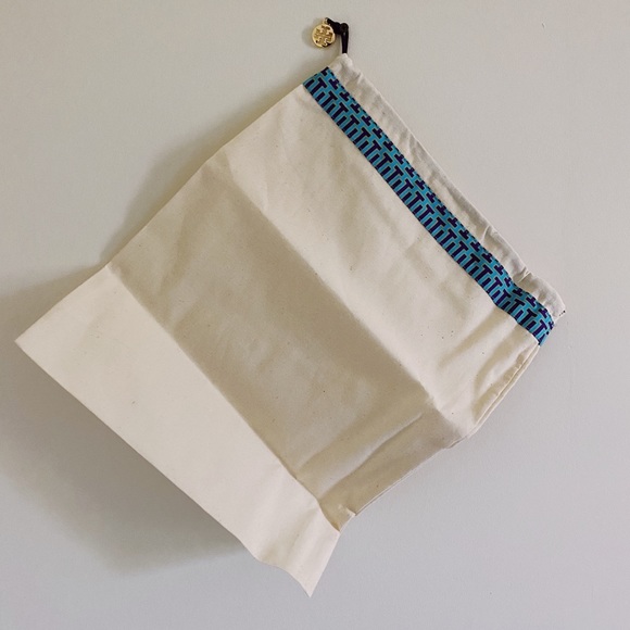 Tory Burch Accessories - New Tory Burch dust bag 🦋